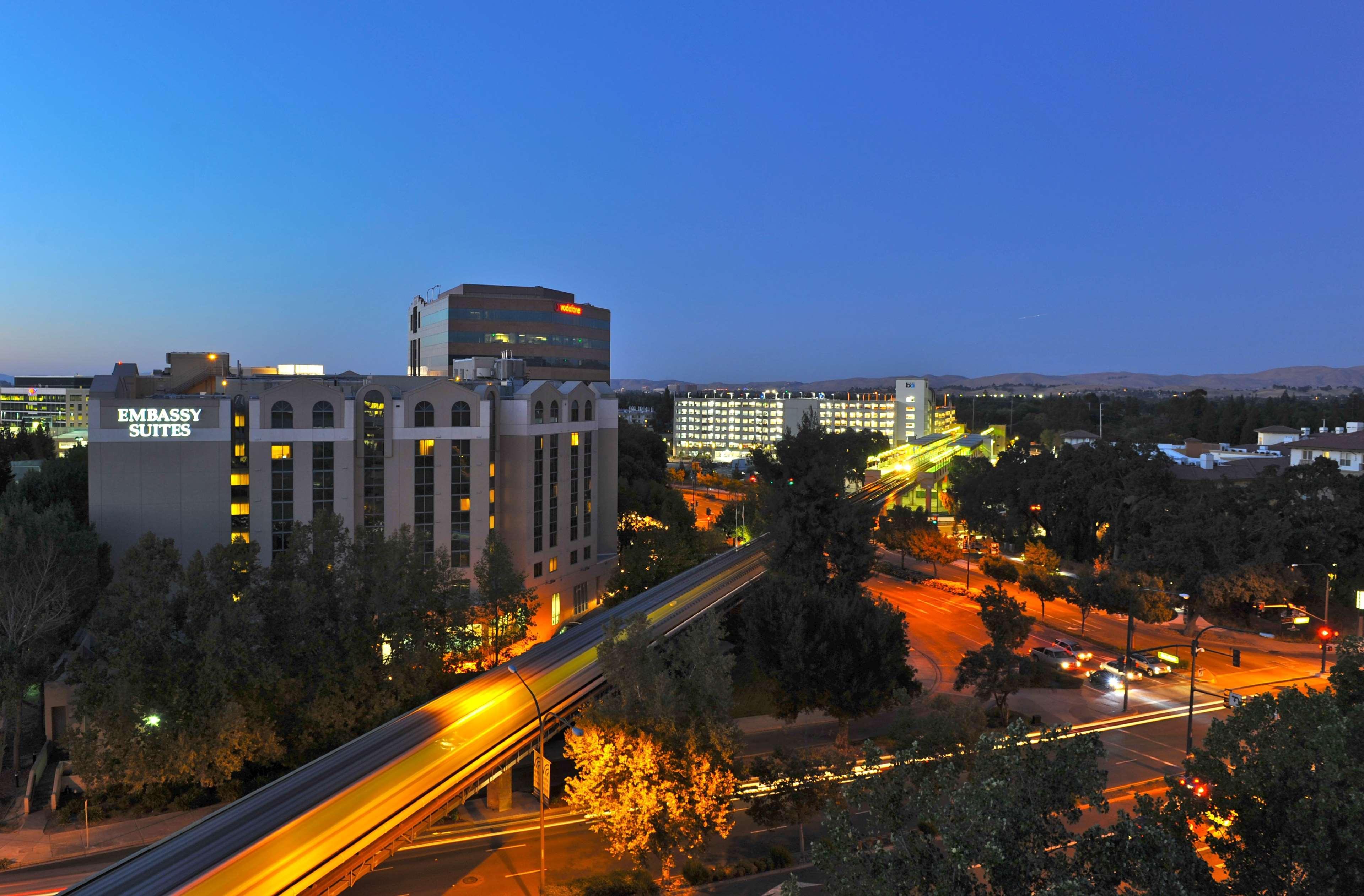 Embassy Suites By Hilton Walnut Creek Exterior photo